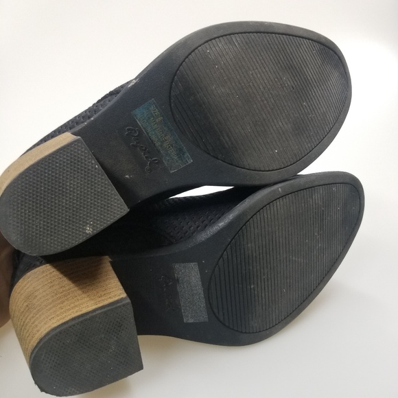 Black Vegan Suede Ankle Booties size 6 - Picture 6 of 6